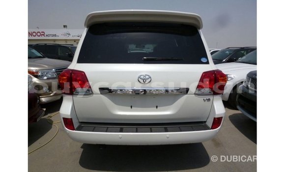Buy Import Toyota Land Cruiser White Car in Import - Dubai in Al Jazirah State Buy Import Toyota Land Cruiser White Car in Import - Dubai in Al Jazirah State