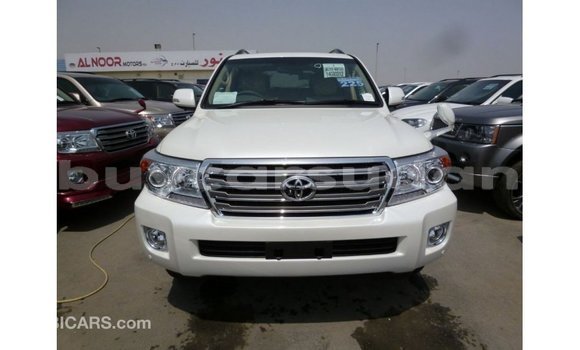 Buy Import Toyota Land Cruiser White Car in Import - Dubai in Al Jazirah State Buy Import Toyota Land Cruiser White Car in Import - Dubai in Al Jazirah State