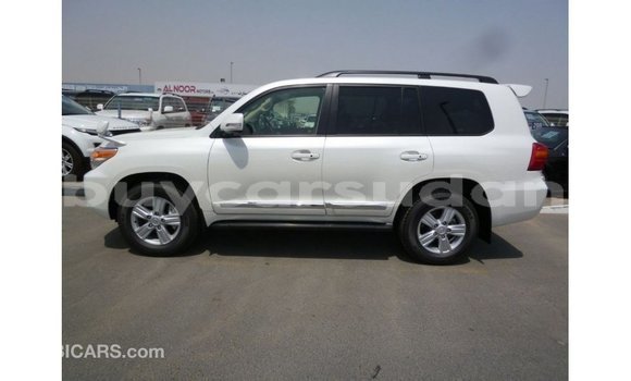 Buy Import Toyota Land Cruiser White Car in Import - Dubai in Al Jazirah State Buy Import Toyota Land Cruiser White Car in Import - Dubai in Al Jazirah State