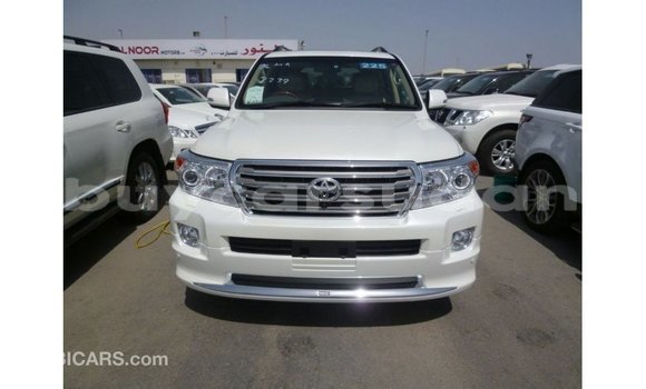 Buy Import Toyota Land Cruiser White Car in Import - Dubai in Al Jazirah State Buy Import Toyota Land Cruiser White Car in Import - Dubai in Al Jazirah State