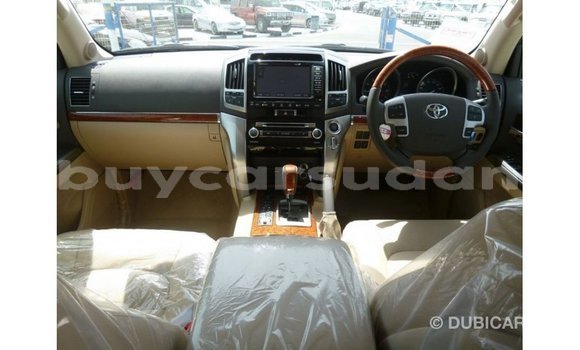 Buy Import Toyota Land Cruiser White Car in Import - Dubai in Al Jazirah State Buy Import Toyota Land Cruiser White Car in Import - Dubai in Al Jazirah State