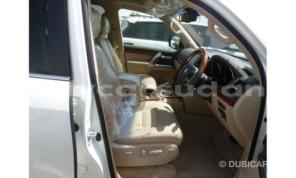 Buy Import Toyota Land Cruiser White Car in Import - Dubai in Al Jazirah State Buy Import Toyota Land Cruiser White Car in Import - Dubai in Al Jazirah State