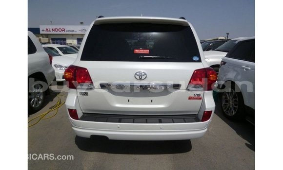 Buy Import Toyota Land Cruiser White Car in Import - Dubai in Al Jazirah State Buy Import Toyota Land Cruiser White Car in Import - Dubai in Al Jazirah State