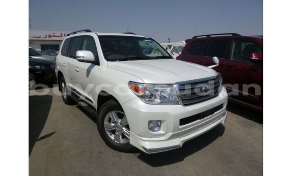 Buy Import Toyota Land Cruiser White Car in Import - Dubai in Al Jazirah State Buy Import Toyota Land Cruiser White Car in Import - Dubai in Al Jazirah State