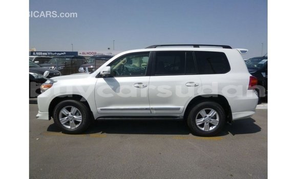 Buy Import Toyota Land Cruiser White Car in Import - Dubai in Al Jazirah State Buy Import Toyota Land Cruiser White Car in Import - Dubai in Al Jazirah State