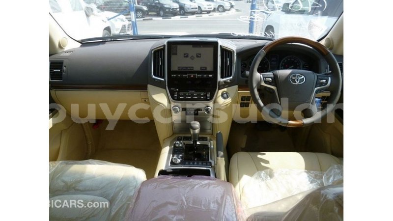 Big with watermark toyota land cruiser al jazirah state import dubai 2553