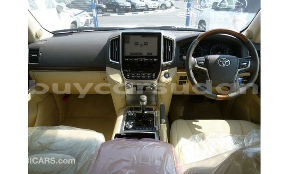 Buy Import Toyota Land Cruiser White Car in Import - Dubai in Al Jazirah State Buy Import Toyota Land Cruiser White Car in Import - Dubai in Al Jazirah State