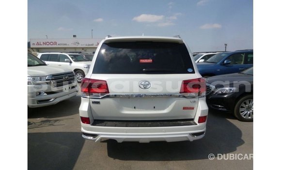 Buy Import Toyota Land Cruiser White Car in Import - Dubai in Al Jazirah State Buy Import Toyota Land Cruiser White Car in Import - Dubai in Al Jazirah State