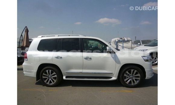 Buy Import Toyota Land Cruiser White Car in Import - Dubai in Al Jazirah State Buy Import Toyota Land Cruiser White Car in Import - Dubai in Al Jazirah State