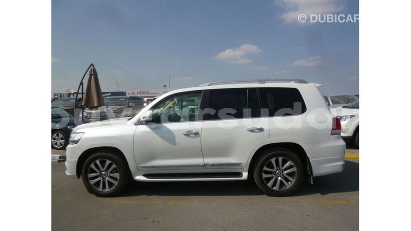 Big with watermark toyota land cruiser al jazirah state import dubai 2553