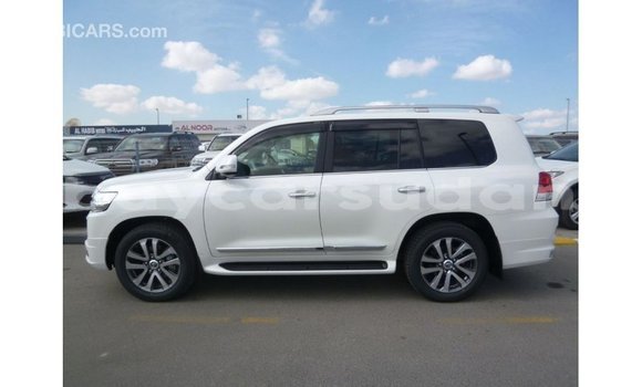 Buy Import Toyota Land Cruiser White Car in Import - Dubai in Al Jazirah State Buy Import Toyota Land Cruiser White Car in Import - Dubai in Al Jazirah State