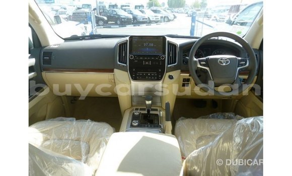 Buy Import Toyota Land Cruiser White Car in Import - Dubai in Al Jazirah State Buy Import Toyota Land Cruiser White Car in Import - Dubai in Al Jazirah State