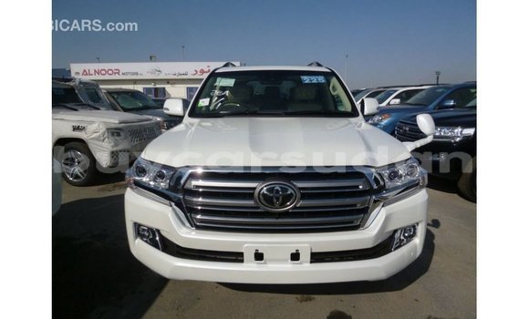 Buy Import Toyota Land Cruiser White Car in Import - Dubai in Al Jazirah State Buy Import Toyota Land Cruiser White Car in Import - Dubai in Al Jazirah State
