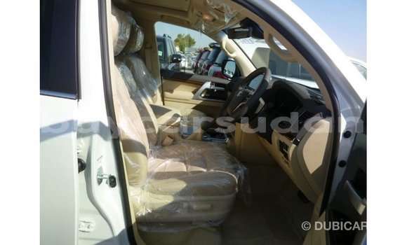 Buy Import Toyota Land Cruiser White Car in Import - Dubai in Al Jazirah State Buy Import Toyota Land Cruiser White Car in Import - Dubai in Al Jazirah State