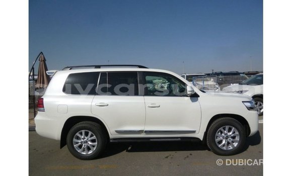 Buy Import Toyota Land Cruiser White Car in Import - Dubai in Al Jazirah State Buy Import Toyota Land Cruiser White Car in Import - Dubai in Al Jazirah State