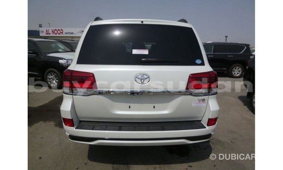 Buy Import Toyota Land Cruiser White Car in Import - Dubai in Al Jazirah State Buy Import Toyota Land Cruiser White Car in Import - Dubai in Al Jazirah State