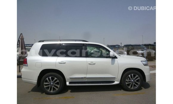 Buy Import Toyota Land Cruiser White Car in Import - Dubai in Al Jazirah State Buy Import Toyota Land Cruiser White Car in Import - Dubai in Al Jazirah State