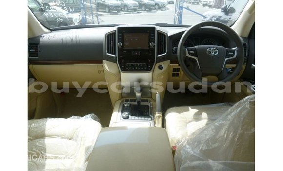 Buy Import Toyota Land Cruiser White Car in Import - Dubai in Al Jazirah State Buy Import Toyota Land Cruiser White Car in Import - Dubai in Al Jazirah State