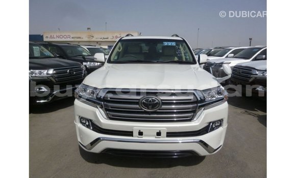 Buy Import Toyota Land Cruiser White Car in Import - Dubai in Al Jazirah State Buy Import Toyota Land Cruiser White Car in Import - Dubai in Al Jazirah State