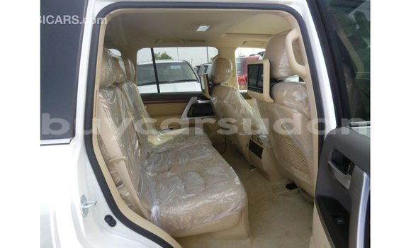 Buy Import Toyota Land Cruiser White Car in Import - Dubai in Al Jazirah State Buy Import Toyota Land Cruiser White Car in Import - Dubai in Al Jazirah State