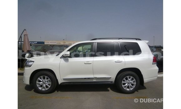 Buy Import Toyota Land Cruiser White Car in Import - Dubai in Al Jazirah State Buy Import Toyota Land Cruiser White Car in Import - Dubai in Al Jazirah State