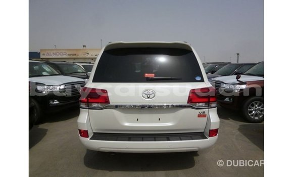 Acheter Import Voiture Toyota Land Cruiser Blanc à Import - Dubai, État d'Al Jazirah Acheter Import Voiture Toyota Land Cruiser Blanc à Import - Dubai, État d'Al Jazirah