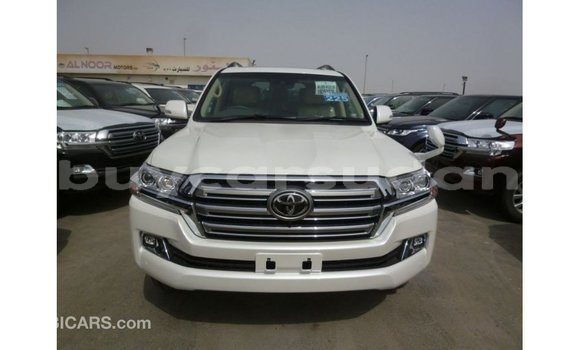 Acheter Import Voiture Toyota Land Cruiser Blanc à Import - Dubai, État d'Al Jazirah Acheter Import Voiture Toyota Land Cruiser Blanc à Import - Dubai, État d'Al Jazirah