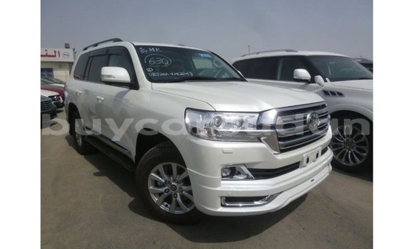 Buy Import Toyota Land Cruiser White Car in Import - Dubai in Al Jazirah State Buy Import Toyota Land Cruiser White Car in Import - Dubai in Al Jazirah State