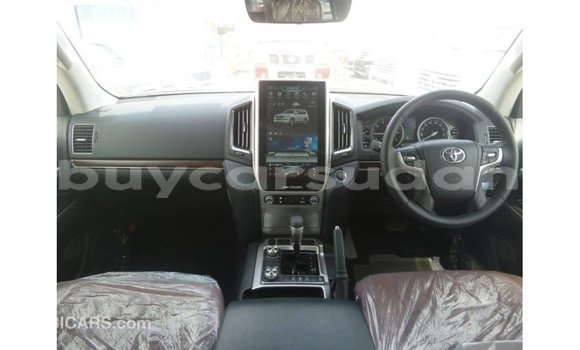 Buy Import Toyota Land Cruiser White Car in Import - Dubai in Al Jazirah State Buy Import Toyota Land Cruiser White Car in Import - Dubai in Al Jazirah State