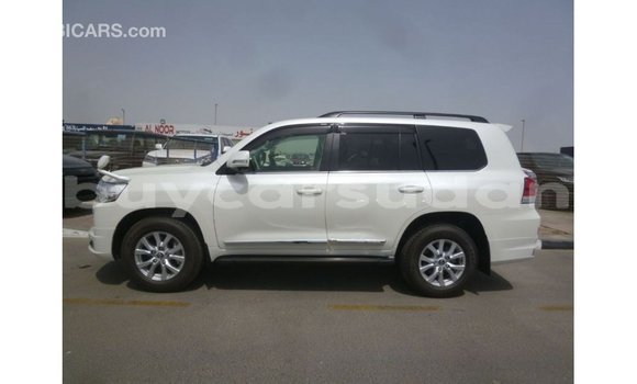 Buy Import Toyota Land Cruiser White Car in Import - Dubai in Al Jazirah State Buy Import Toyota Land Cruiser White Car in Import - Dubai in Al Jazirah State