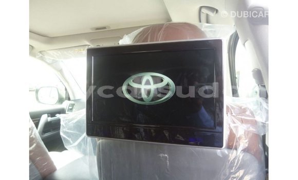 Buy Import Toyota Land Cruiser White Car in Import - Dubai in Al Jazirah State Buy Import Toyota Land Cruiser White Car in Import - Dubai in Al Jazirah State