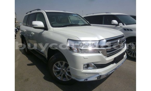 Buy Import Toyota Land Cruiser White Car in Import - Dubai in Al Jazirah State Buy Import Toyota Land Cruiser White Car in Import - Dubai in Al Jazirah State