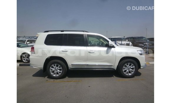 Buy Import Toyota Land Cruiser White Car in Import - Dubai in Al Jazirah State Buy Import Toyota Land Cruiser White Car in Import - Dubai in Al Jazirah State