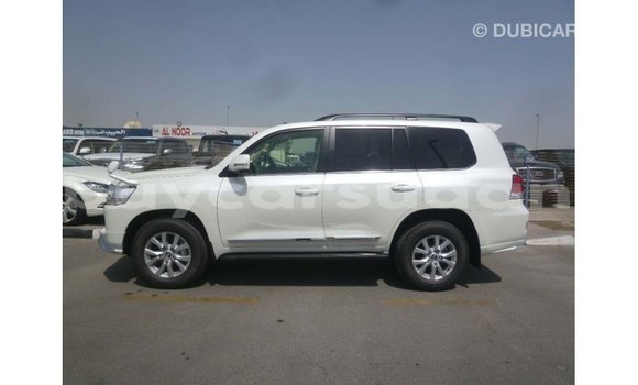 Buy Import Toyota Land Cruiser White Car in Import - Dubai in Al Jazirah State Buy Import Toyota Land Cruiser White Car in Import - Dubai in Al Jazirah State