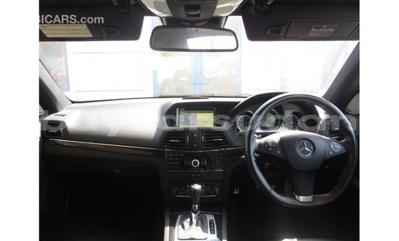 Acheter Import Voiture Mercedes-Benz 190 Autre à Import - Dubai, État d'Al Jazirah Acheter Import Voiture Mercedes-Benz 190 Autre à Import - Dubai, État d'Al Jazirah