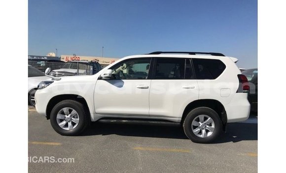 Acheter Import Voiture Toyota Prado Blanc à Import - Dubai, État d'Al Jazirah Acheter Import Voiture Toyota Prado Blanc à Import - Dubai, État d'Al Jazirah