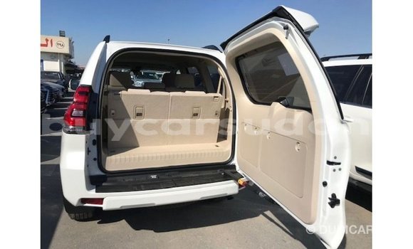 Acheter Import Voiture Toyota Prado Blanc à Import - Dubai, État d'Al Jazirah Acheter Import Voiture Toyota Prado Blanc à Import - Dubai, État d'Al Jazirah