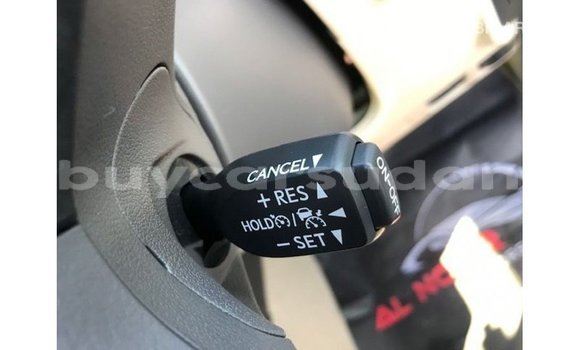 Acheter Import Voiture Toyota Prado Blanc à Import - Dubai, État d'Al Jazirah Acheter Import Voiture Toyota Prado Blanc à Import - Dubai, État d'Al Jazirah