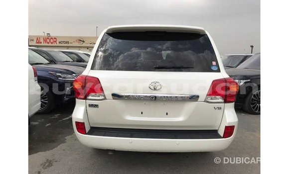 Buy Import Toyota Land Cruiser White Car in Import - Dubai in Al Jazirah State Buy Import Toyota Land Cruiser White Car in Import - Dubai in Al Jazirah State