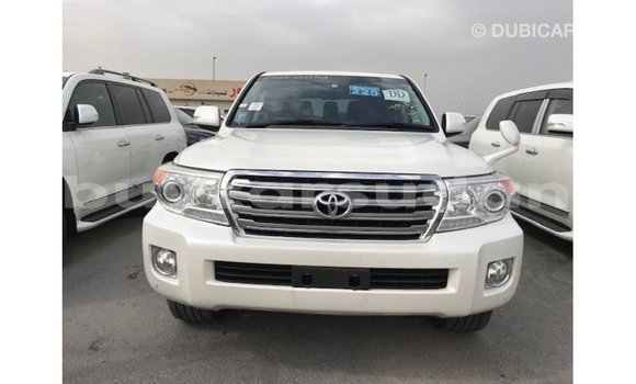 Buy Import Toyota Land Cruiser White Car in Import - Dubai in Al Jazirah State Buy Import Toyota Land Cruiser White Car in Import - Dubai in Al Jazirah State