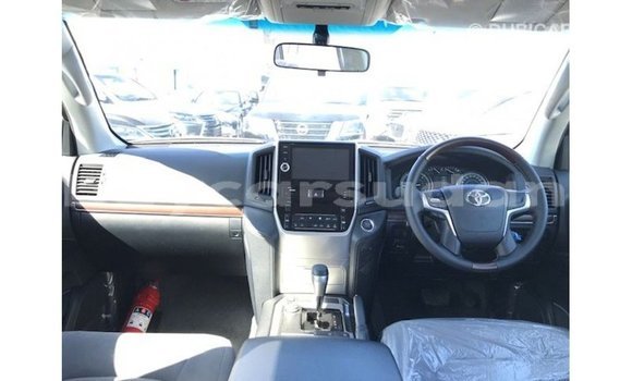 Acheter Import Voiture Toyota Land Cruiser Blanc à Import - Dubai, État d'Al Jazirah Acheter Import Voiture Toyota Land Cruiser Blanc à Import - Dubai, État d'Al Jazirah