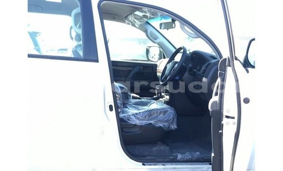 Acheter Import Voiture Toyota Land Cruiser Blanc à Import - Dubai, État d'Al Jazirah Acheter Import Voiture Toyota Land Cruiser Blanc à Import - Dubai, État d'Al Jazirah