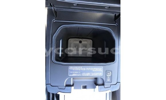 Acheter Import Voiture Toyota Land Cruiser Blanc à Import - Dubai, État d'Al Jazirah Acheter Import Voiture Toyota Land Cruiser Blanc à Import - Dubai, État d'Al Jazirah