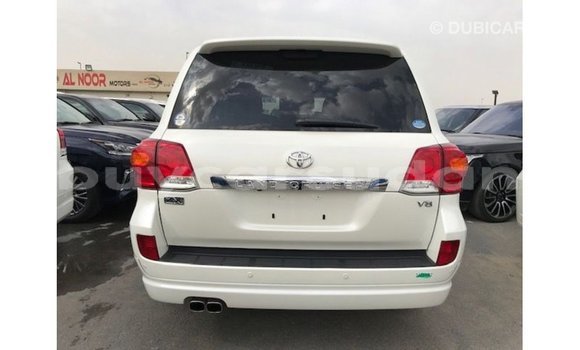 Buy Import Toyota Land Cruiser White Car in Import - Dubai in Al Jazirah State Buy Import Toyota Land Cruiser White Car in Import - Dubai in Al Jazirah State