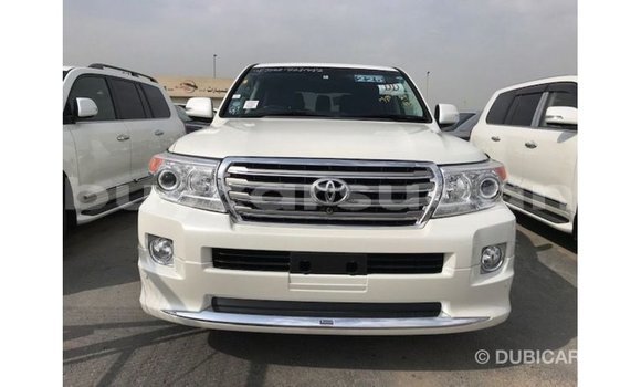 Buy Import Toyota Land Cruiser White Car in Import - Dubai in Al Jazirah State Buy Import Toyota Land Cruiser White Car in Import - Dubai in Al Jazirah State