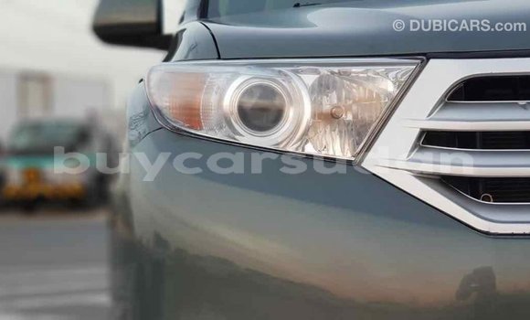 Buy Import Toyota Highlander Green Car in Import - Dubai in Al Jazirah State Buy Import Toyota Highlander Green Car in Import - Dubai in Al Jazirah State