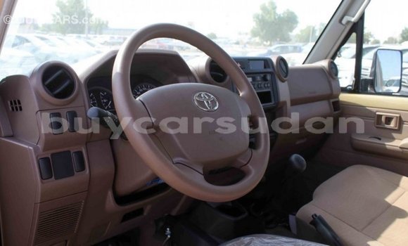 Acheter Import Voiture Toyota Land Cruiser Beige à Import - Dubai, État d'Al Jazirah Acheter Import Voiture Toyota Land Cruiser Beige à Import - Dubai, État d'Al Jazirah