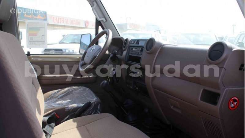 Big with watermark toyota land cruiser al jazirah state import dubai 2608