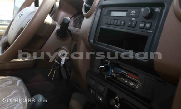 Acheter Import Voiture Toyota Land Cruiser Beige à Import - Dubai, État d'Al Jazirah Acheter Import Voiture Toyota Land Cruiser Beige à Import - Dubai, État d'Al Jazirah