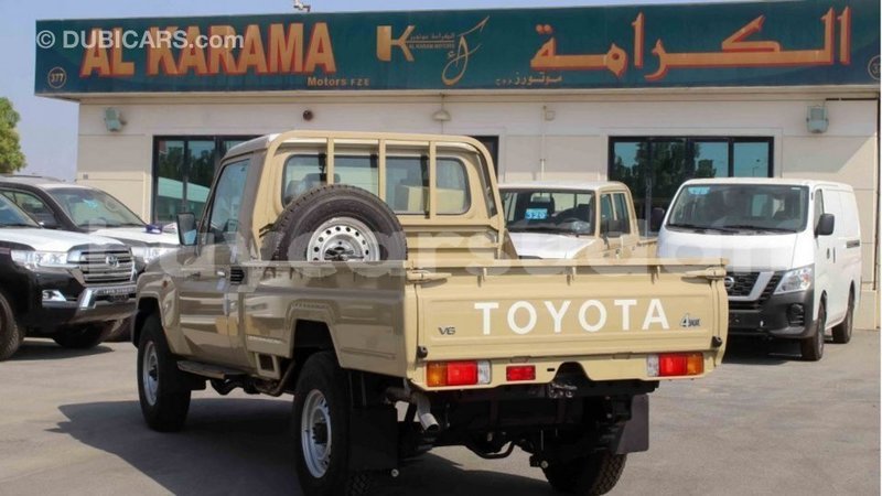 Big with watermark toyota land cruiser al jazirah state import dubai 2608